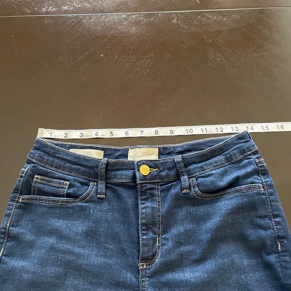 Universal Thread Skinny Jeans, Size 4 - Picture 9 of 16